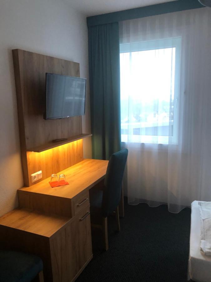 Burghotel Homberg ホムベルク エクステリア 写真
